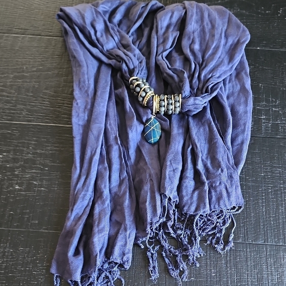 Chic Purple Scarf with Beaded Charm - Picture 5 of 5